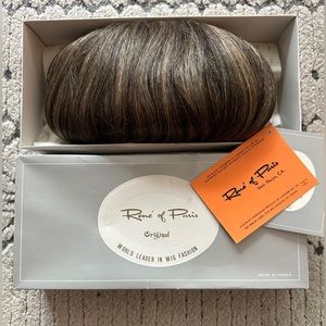 Vintage RENE OF PARIS WIG CHRISY Dark Shaded Blonde 3601 Fashion Wig.‎